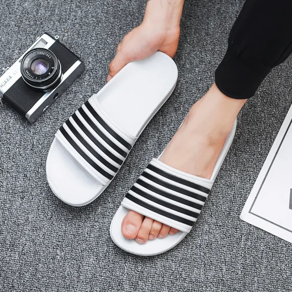 Plus Size Men Indoor Home Slippers Male Soft Comfortable Bath Slipper Men’s EVA Flat Thick Platform Outdoor Beach Sandals Woman Slippers & Flats