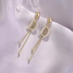 Temperament-Full-D-Letter-Long-Earrings-Gold-Color-Fashion-Tassel-Earrings-Mesh-Red-Female-Earrings.webp